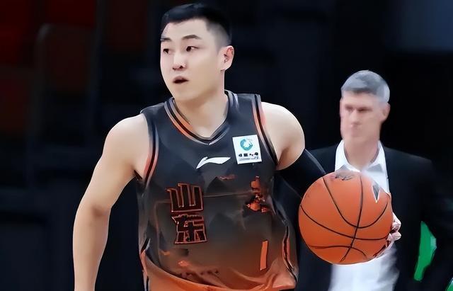 开云官网-转折点!山东男篮强势反弹,CBA季后赛赛后攻防权衡,目标明确,训练强度明显提升的简单介绍